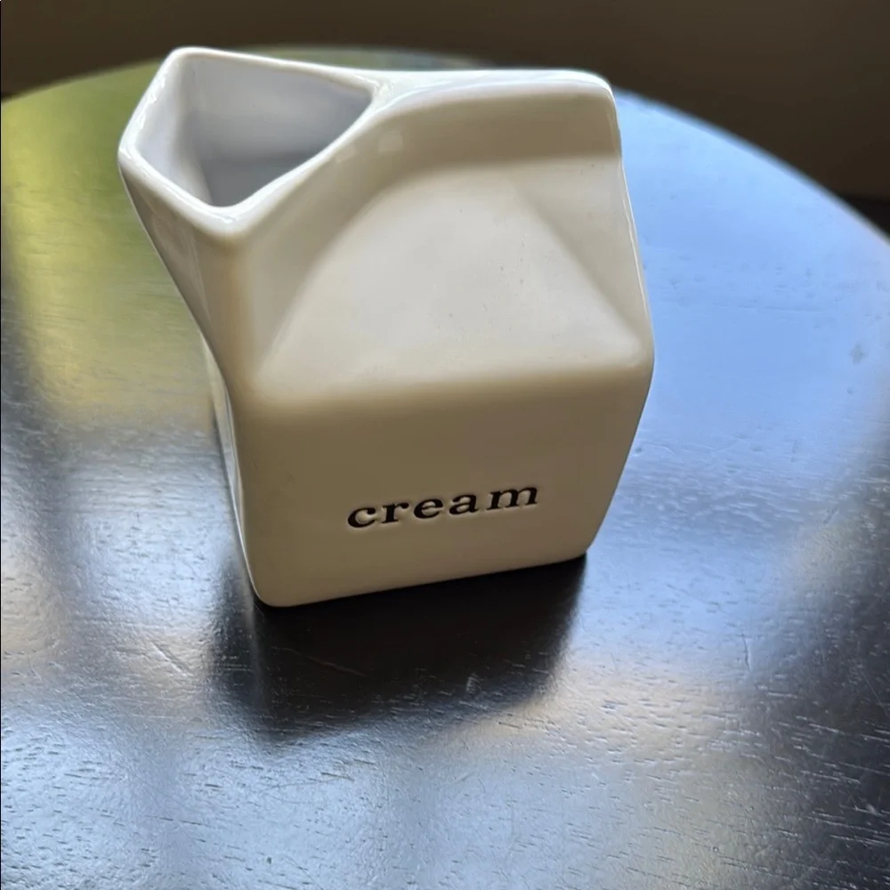 White Cream and Sugar Ceramic Set